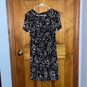 Black and white patterned Roz and Ali dress